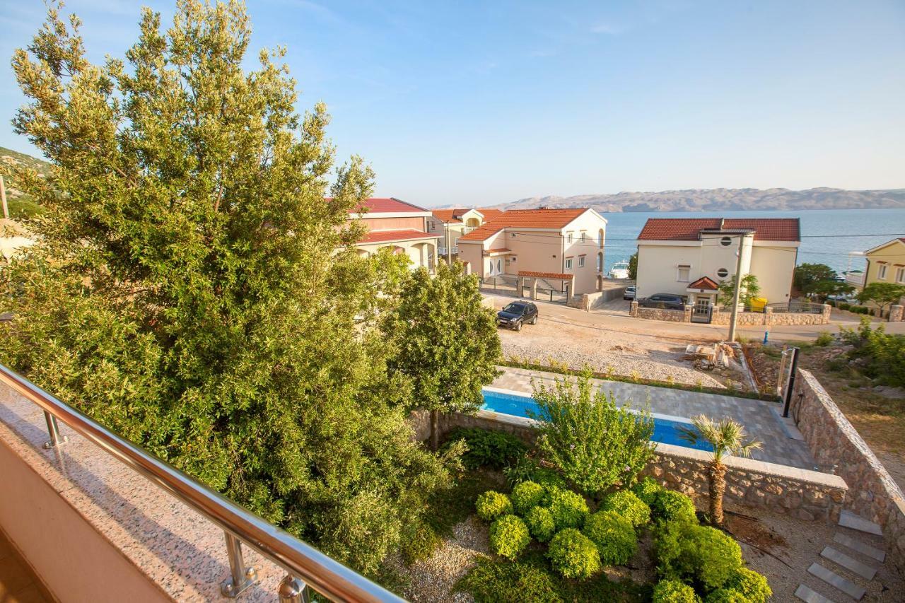 Apartments Villa Dina Karlobag Bagian luar foto